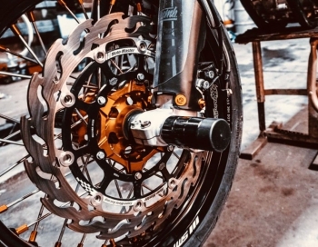Supermoto stunt parts