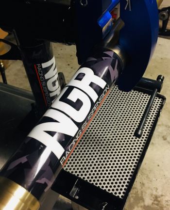 Laat u vering servicen of aanpassen voor Supermoto gebruik bij NGR racing products